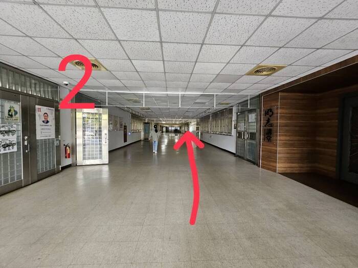 Image 2: After entering, go straight all the way to the end.(Open new window/jpg file)